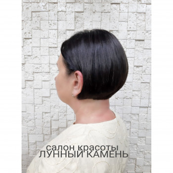 Коротка жіноча стрижка боб, фото - Салон краси Лунный Камень
