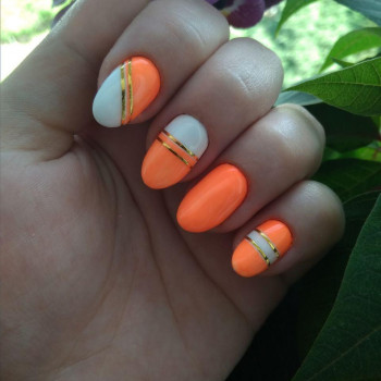 Яркий маникюр