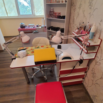 Вот так выглядит моё помещение дома...
Приглашаю на маникюр.