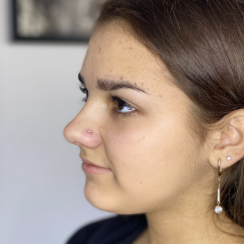 Пирсинг
                    Мастер по пирсингу Катя Сумы