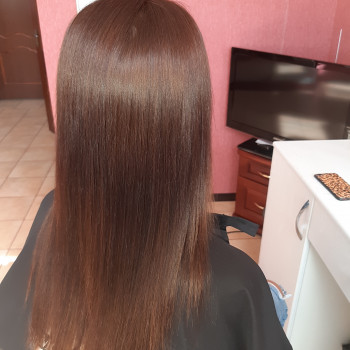 Кератиновое выпрямление волос