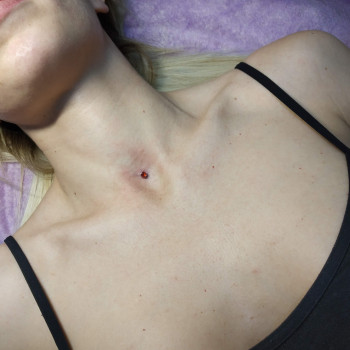 Пирсинг
                    Мастер по пирсингу Владимир Николаев