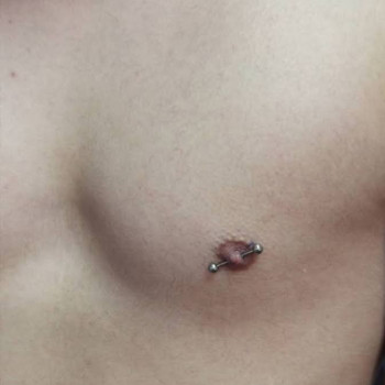 Пирсинг
                    Мастер по пирсингу Владимир Николаев