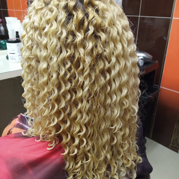 Спіральна біозавивка
                    Перукар Оксана Львів