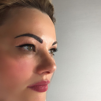 Перманентный макияж
                    Косметолог Евгения Романчук Киев