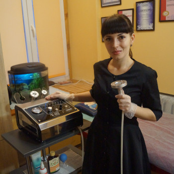 Вакуумно - роликовый аппаратный массаж
                    Массажист Анна Бредун Днепр