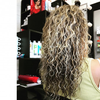 Завивка волос - химическая и био
                    Парикмахер-модельер Наталья Запорожье