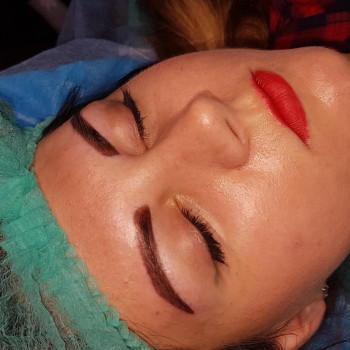 Пудрове напилення брів
                    Мастер перманентного макияжа Олена Львов