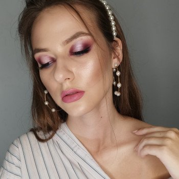 Макіяж
                    Візажист Катерина Львів