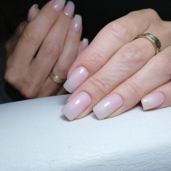 Омбре гелями