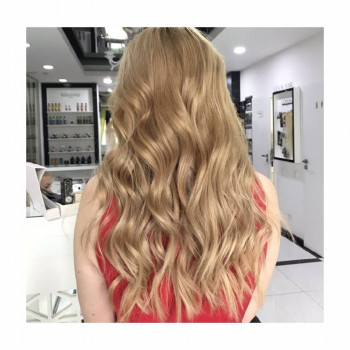 Окрашивание корней
                    Салон краси Wizard Київ