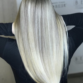 Окрашивание корней
                    Салон краси Wizard Київ