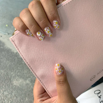 Манікюр апаратний жіночий
                    Салон красоты Wizard Киев