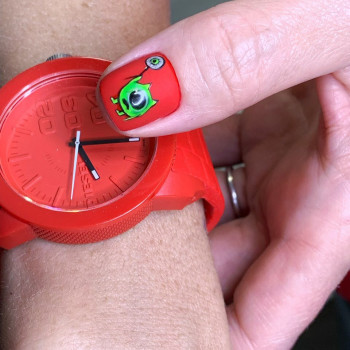 Гель-лак Luxio с вирівнюванням нігтьової пластини
                    Салон красоты Wizard Киев