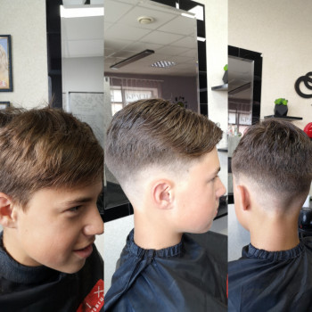 Мужская стрижка
                    Перукар Анна Хмельницький