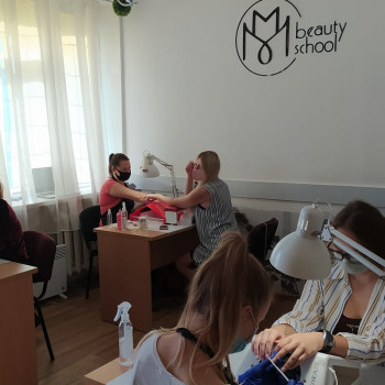 Школа Краси Мар'яни Мазурик, Львов Фото - 6