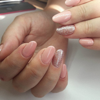 Маникюр, покрытие гель-лак
                    Майстер манікюру Елена Полтава