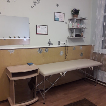 Маникюр, покрытие гель-лак
                    Майстер манікюру Елена Полтава