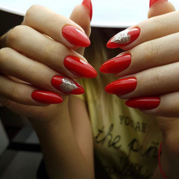 Нарощування нігтів
                    Салон краси Wizard Київ