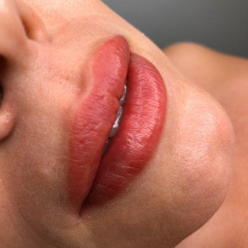 акварельные губы