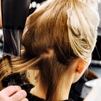 Укладка волос феном
                    Салон красоты Апраксина Борисполь