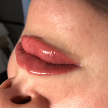 Акварельные губы херсон