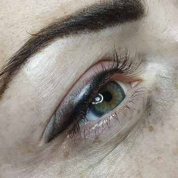 Перманентний макіяж стрілок, стрілка з розтушовкою
                    Майстер перманентного макіяжу Наталия Ивановна Київ