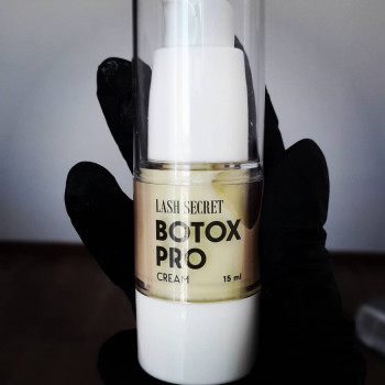 Яна Даценко , Вишневе Фото - 7