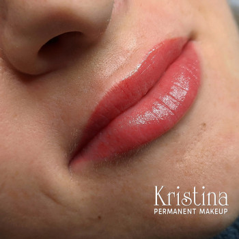 Перманентный макияж губ
                    Перманентный макияж Кристина Чернигов