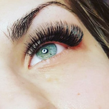 Объемное наращивание ресниц
                    Лешмейкер Ксения Львов