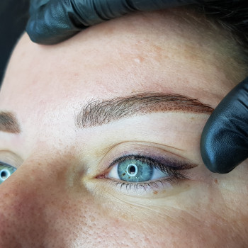 Стрілка класична, міжвійка та стрілка з розтушовкою
                    Викладач курсів краси Вікторія Яремчук Львів