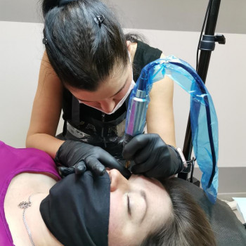 Стрілка класична, міжвійка та стрілка з розтушовкою
                    Викладач курсів краси Вікторія Яремчук Львів