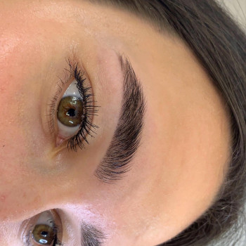 Оформление бровей хной с эффектом воздушности