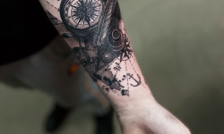 Сеанс тату. Сеанс татуювання. Tattoo session Тату салон Black Smith Tattoo Луцьк