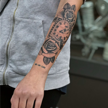 Сеанс тату. Сеанс татуювання. Tattoo session
                    Тату салон Black Smith Tattoo Луцк