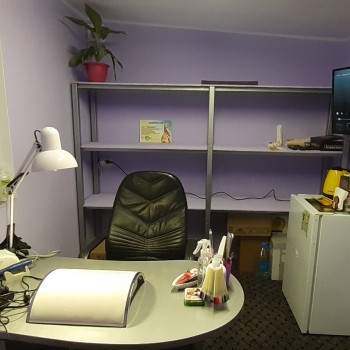 Знакомьтесь! Это мой рабочий кабинет, в отдельно стоящем зда