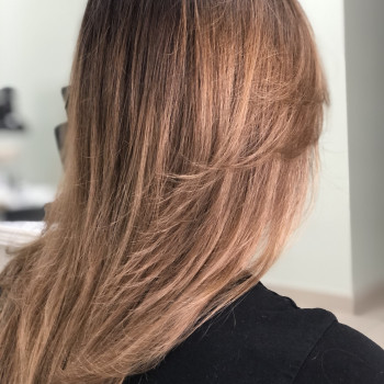 Окрашивание в технике растяжка
                    Перукар Римма Харків