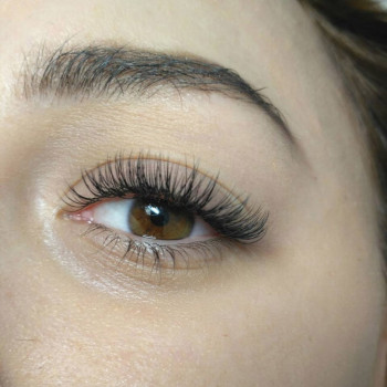 Наращивание ресниц
                    Лешмейкер Надежда Одеса