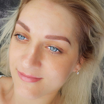 Перманентный макияж (татуаж) губ, бровей, век в Николаеве
                    Майстер манікюру Лена Бронг Миколаїв