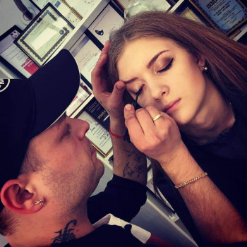 Макияж
                    Перукар-колорист Radu Вінниця