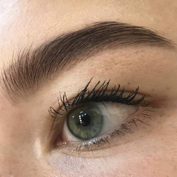 Окрашивание и коррекция бровей