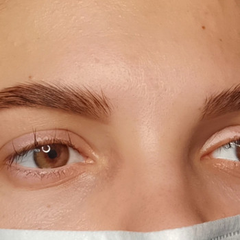 Корекція і фарбування брів
                    Визажист Катерина Львов