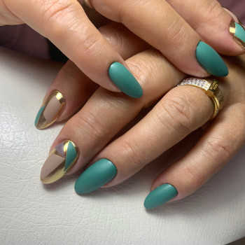 Зміцнення натуральних нігтів
                    Мастер маникюра Катерина Тернополь