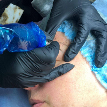 зробити пудрові брови перукарня Бровари