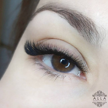 3д наращивание ресниц
                    Салон краси ALLA beauty-zone Харків