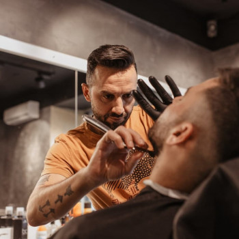  #barbershop #стрижка #зачіска #барбершоп #чоловічастрижка #гоління #борода #стрижкабороди