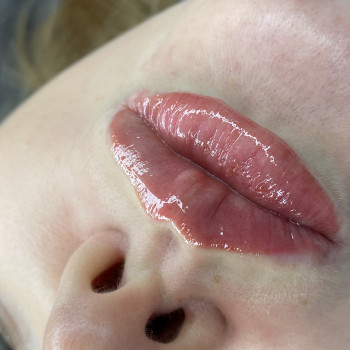 Перманентний макіяж губ
                    Мастер перманентного макияжа Влада Хмельницкий