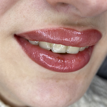 Перманентний макіяж губ
                    Мастер перманентного макияжа Влада Хмельницкий