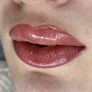 Перманентний макіяж губ
                    Мастер перманентного макияжа Влада Хмельницкий