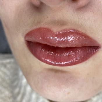 Перманентний макіяж губ
                    Мастер перманентного макияжа Влада Хмельницкий